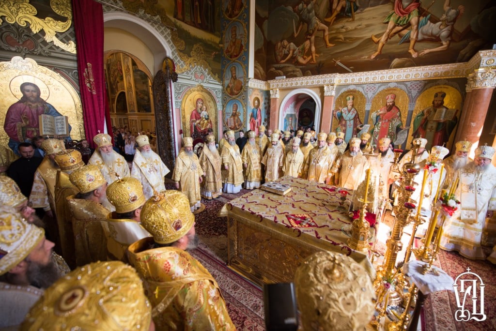 Архиепископ Боярский Феодосий сослужил Предстоятелю УПЦ за праздничной Литургией в Успенском соборе Киево-Печерской Лавры (+ВИДЕО)