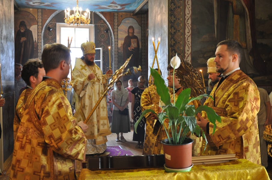 Архиепископ Боярский Феодосий совершил всенощное бдение накануне дня памяти преподобного Феодосия