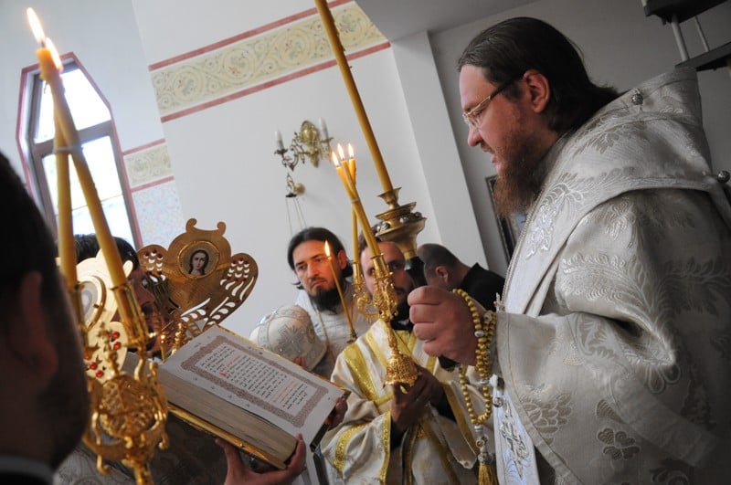 Архиепископ Боярский Феодосий совершил всенощное бдение накануне Недели 11-ой по Пятидесятнице