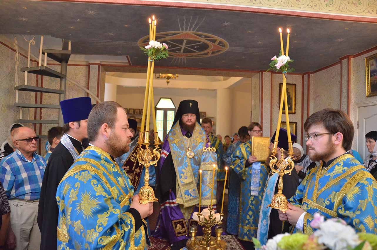 Архієпископ Феодосій звершив всенічне бдіння напередодні свята Успіння Пресвятої Богородиці