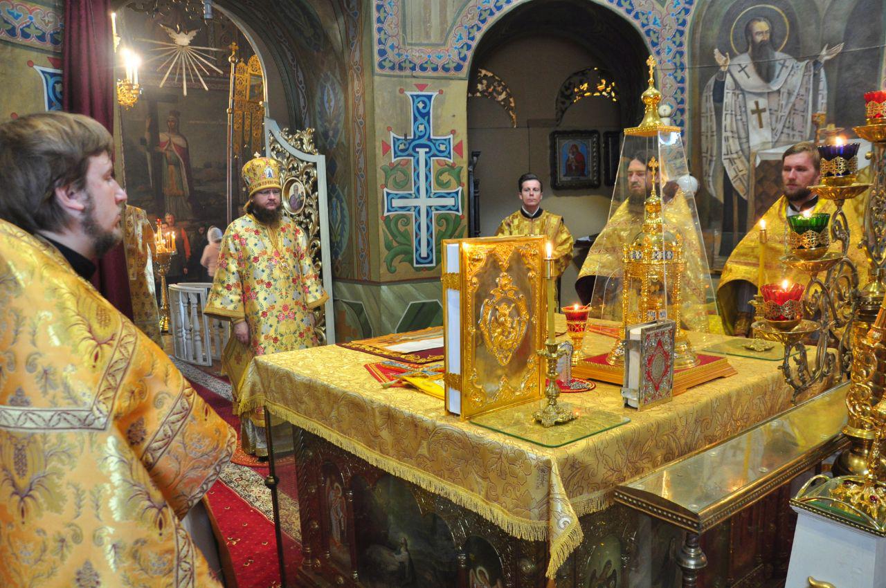 Архиепископ Феодосий совершил Литургию в Неделю 19-ю по Пятидесятнице